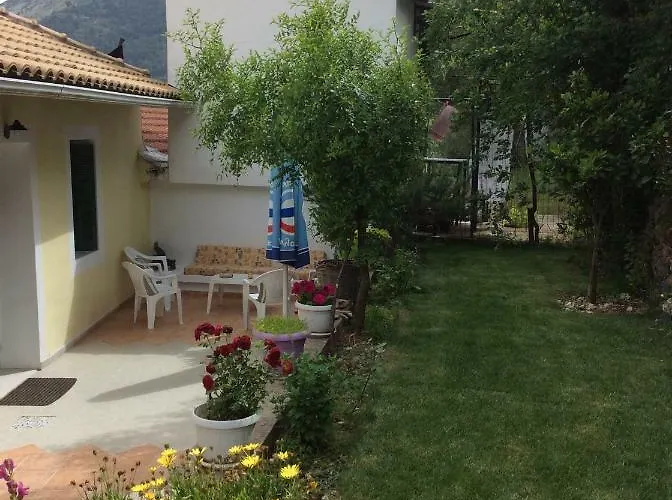 Christos House 度假居 Kariá