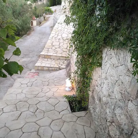 Christos House * Karia (Lefkada)