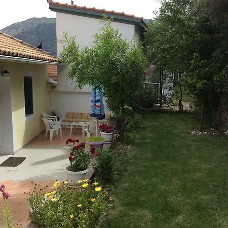Christos House Hébergement de vacances Kariá